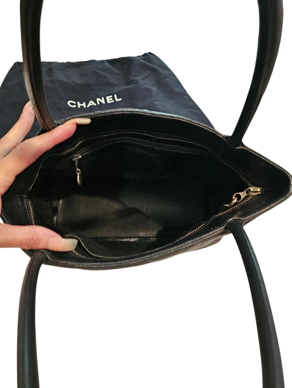 CHANEL BLACK CAVIAR LEATHER TOTE EUC
